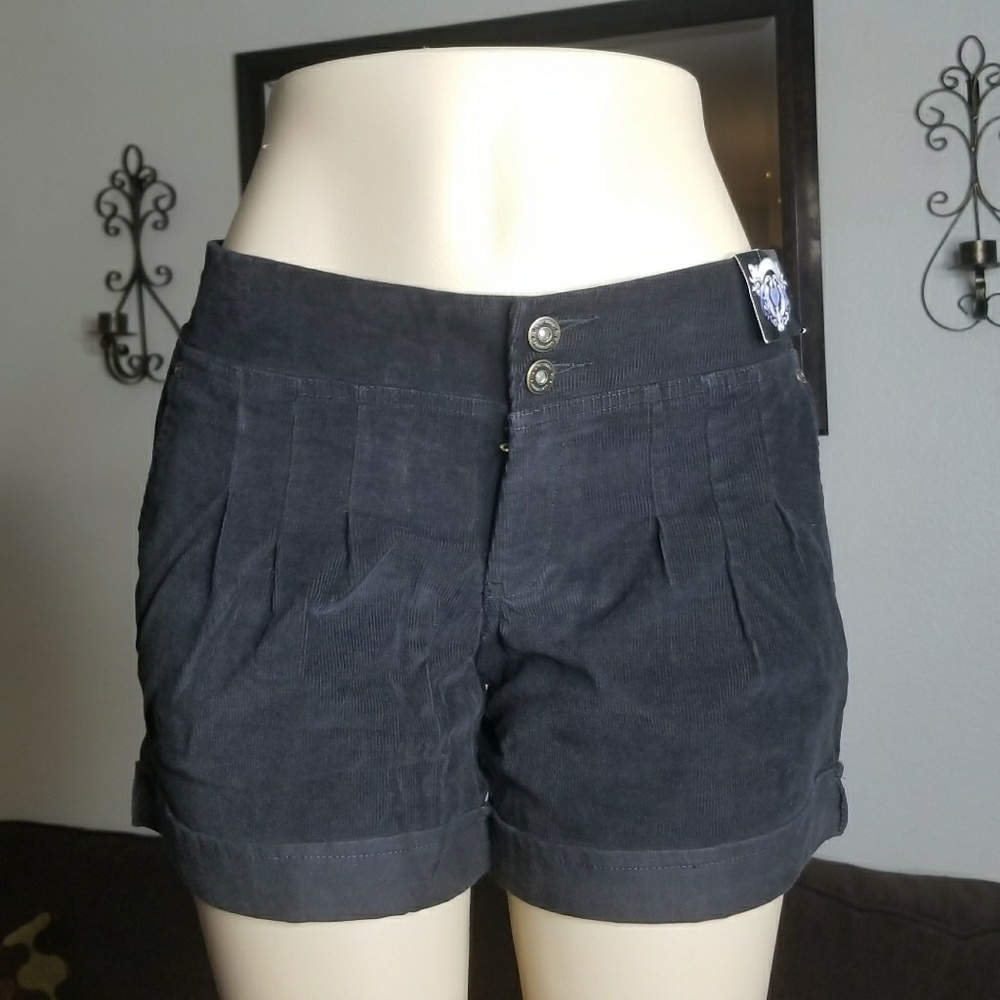 NEW🔥 Ellemenno Corduroy Black Shorts